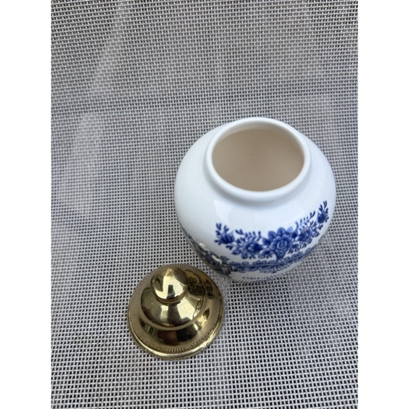 Delaware Delft ROYAL GOEDEWAAGEN SMALL TOBACCO JAR. MADE IN HOLLAND